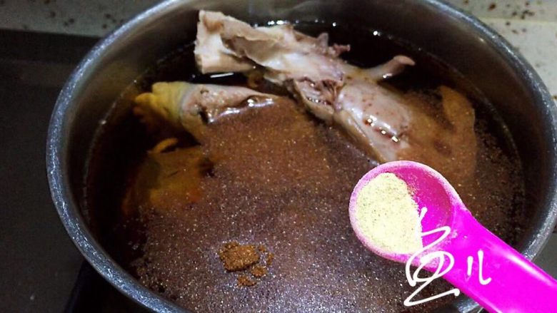 冬至美食 手撕牛心,放入生姜粉