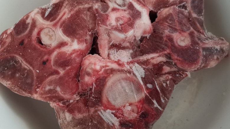 冬至美食~当归生姜羊肉汤,洗净