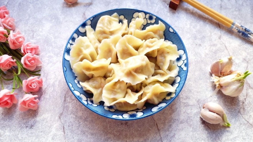 冬至美食  鸡蛋萝卜素馅饺子