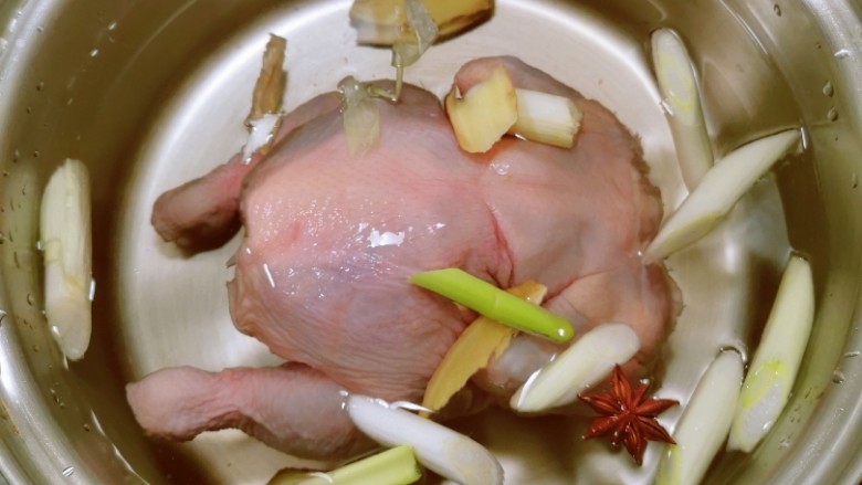 冬至美食 蔬菜鸡汤煲,大火煮开 换小火