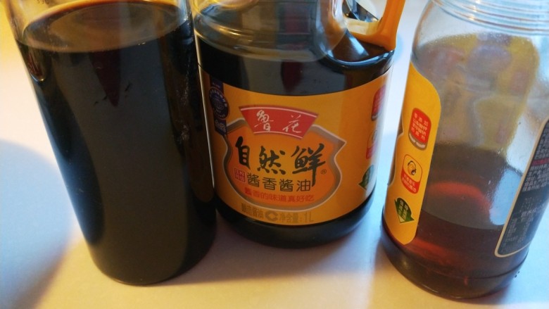 酸辣猪皮冻,醋,自然鲜酱油,<a style='color:red;display:inline-block;' href='/shicai/ 847'>香油</a>。
