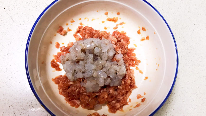 三鲜馄饨,加入虾仁,韭菜