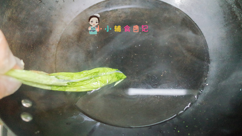 36个月以上圣诞树饼干曲奇,烤箱160度烤12-15分钟,烤好取出晾凉备用
