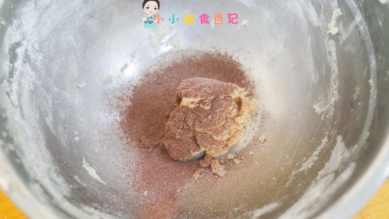 36个月以上圣诞树饼干曲奇,用刮刀搅拌,千万不要用手,因为手有温度会把黄油弄化的
