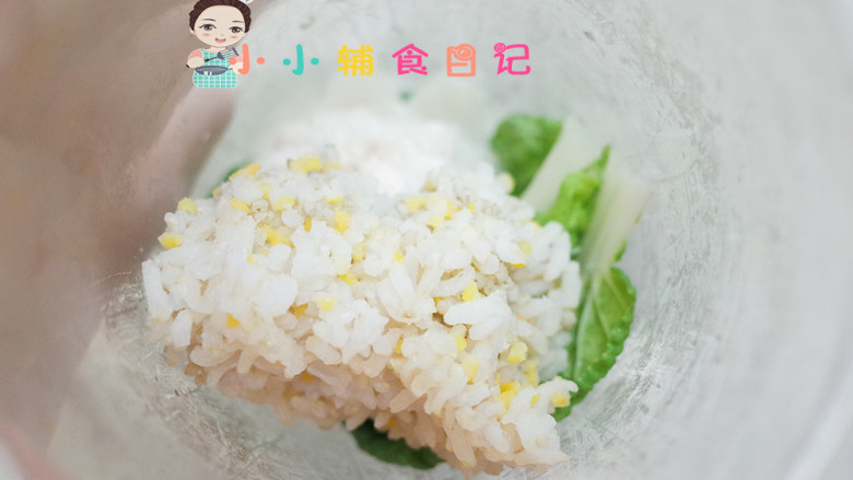 8个月以上谷物米青菜饼,料理机内加入<a style='color:red;display:inline-block;' href='/shicai/ 5179'>嫩豆腐</a>50g <a style='color:red;display:inline-block;' href='/shicai/ 9'>鸡蛋</a>50g 熟肉末15g 青菜30g 油5g 米饭20g