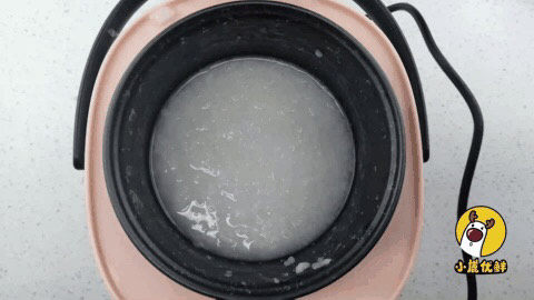 10个月宝贝生鲜,养胃低脂肪易消化的娃娃菜鲜虾粥【小鹿优鲜】,先熬一锅<a style='color:red;display:inline-block;' href='/shicai/ 492'>大米</a>粥。