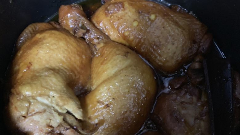 电饭煲焖鸡,按电饭煲