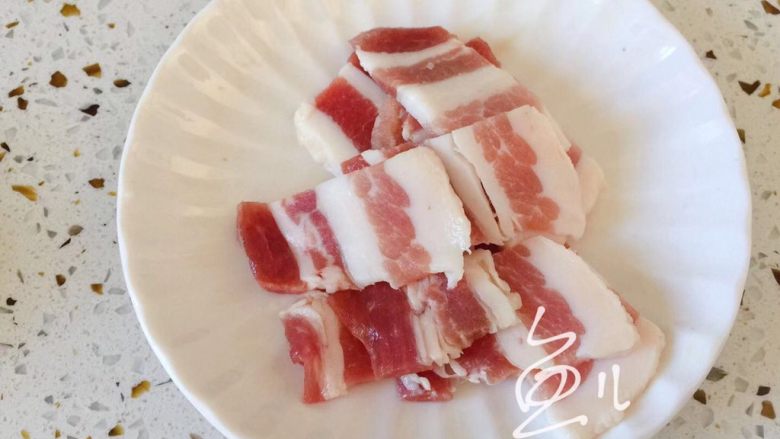 莲藕炒肉片,五花肉切片