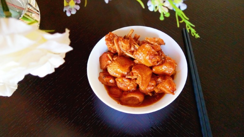 电饭煲焖鸡,电饭煲焖鸡。