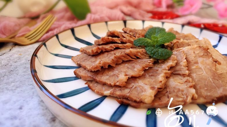 五香酱牛肉,切片食用