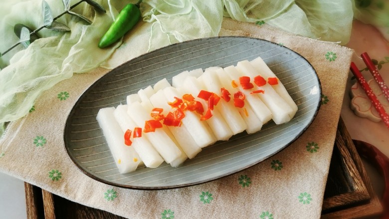 酸辣萝卜条,第二天就可以吃了 清爽美味