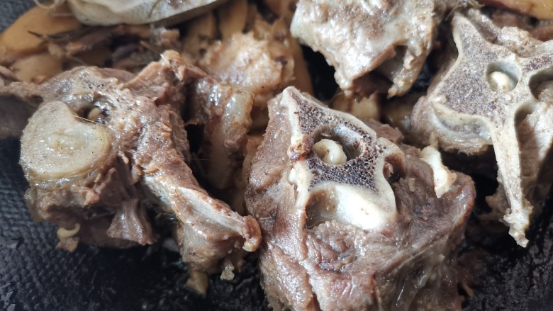 冬季滋补好时机,烤羊蝎子藜麦饭,收汁