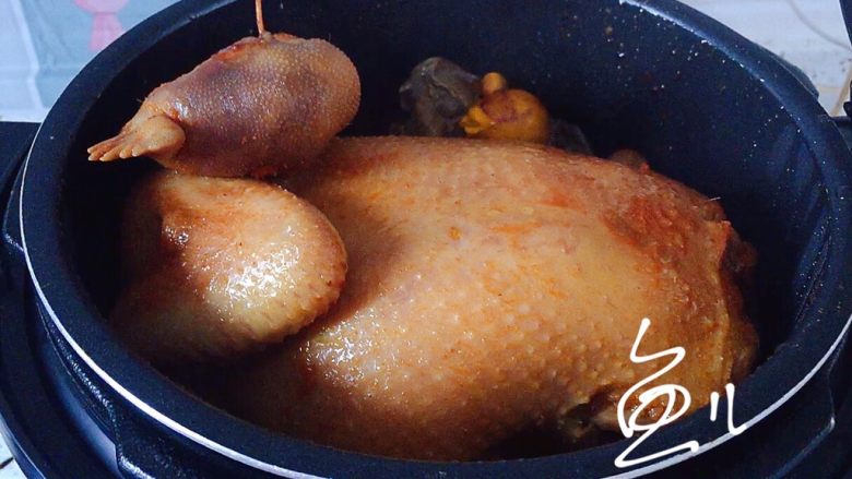 电饭煲焖鸡,煮一个蒸饭程序,翻面再来一个蒸饭程序
