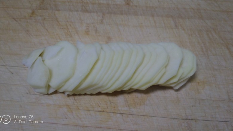 醋溜土豆丝卷饼,土豆切片