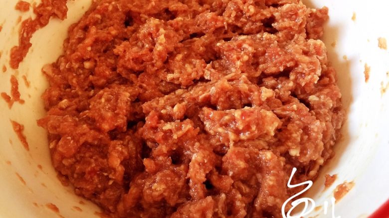 彩色水饺,顺一个方向搅拌均匀,冰箱冷藏2小时
