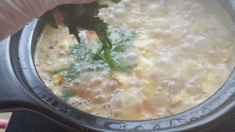 妈妈味道,鸡蛋面疙瘩汤,加入木耳菜丝
