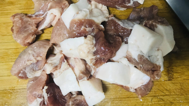 家庭馅饼,切小块
