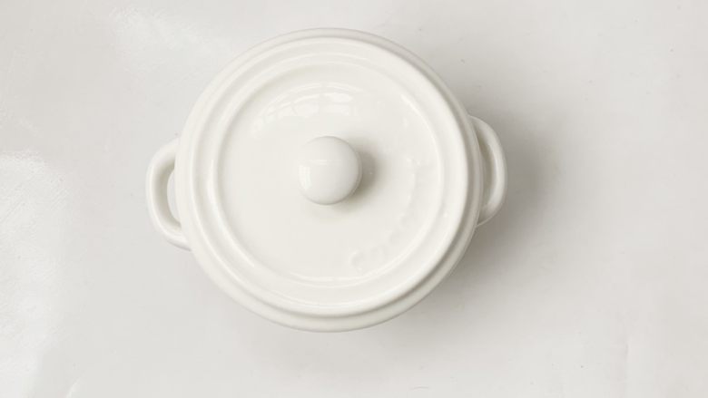 简单易学宝宝辅食:三文鱼Q弹蛋羹,盖上盖子。