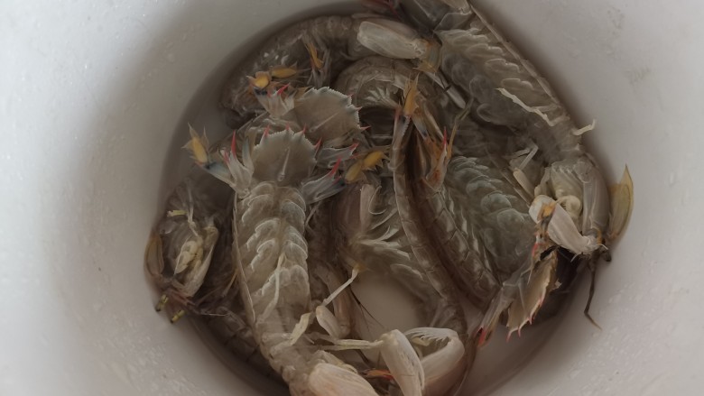 健康过大年,海鲜锅杂蔬锅,虾蛄洗净