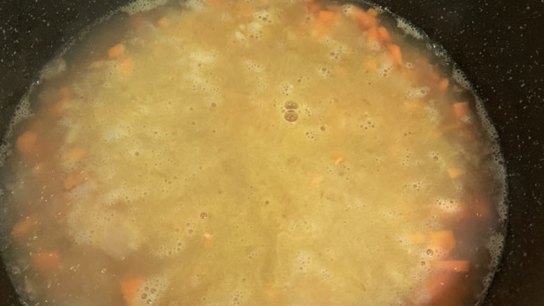 咖喱鸡肉土豆,水量须超过食物,再多一些