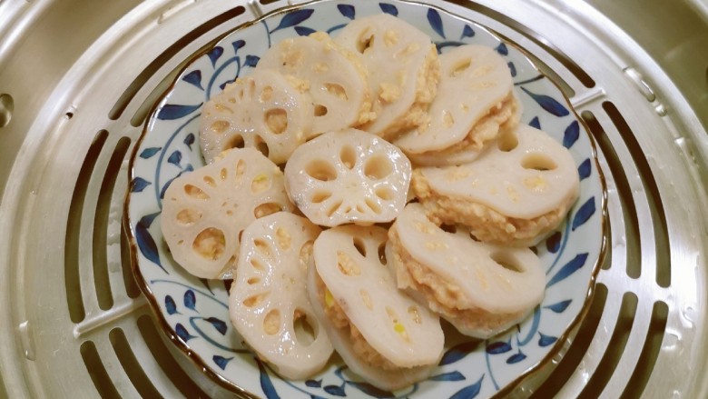 藕夹肉,时间到 肉馅味道咸香 莲藕糯糯的