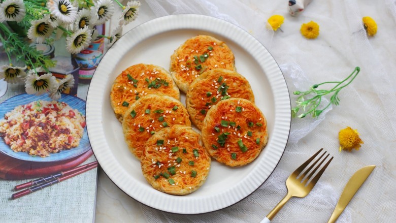 面条鸡蛋饼,简单易学。