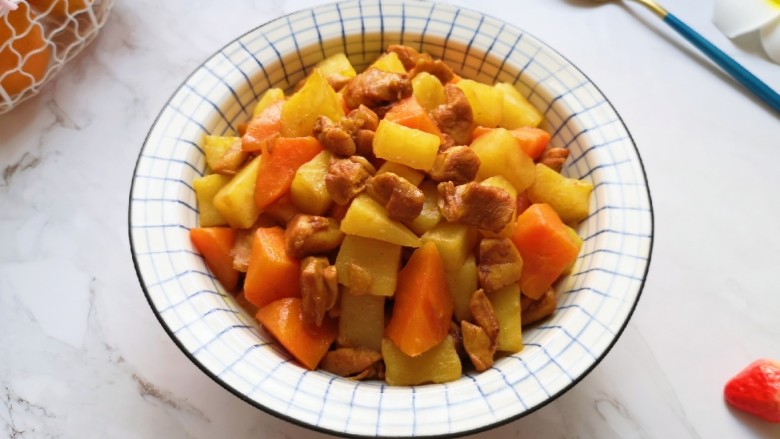 咖喱鸡肉土豆,真的很好吃哦!