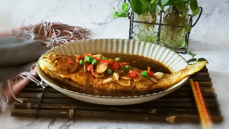 酱焖黄花鱼,汤汁拌饭吃 很美味