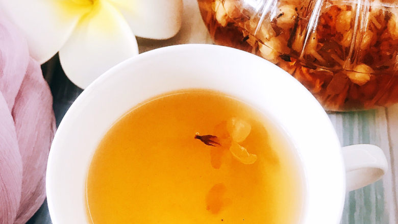 茉莉花姜母茶,喝完还可以续水继续泡，喜欢甜的可以再加几颗冰糖一起泡。