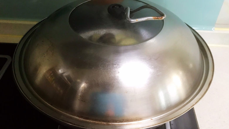 鱼香茄饼,大火烧开后蒸15分钟
