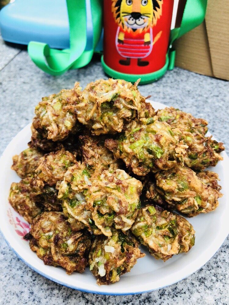 炸萝卜丝丸子,集体照,放平了约是两盘