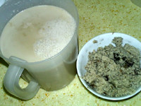 豆浆咖啡,将打好的豆浆过滤,分离豆渣
