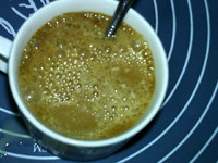 豆浆咖啡,继续倒入适量豆浆,搅拌均匀