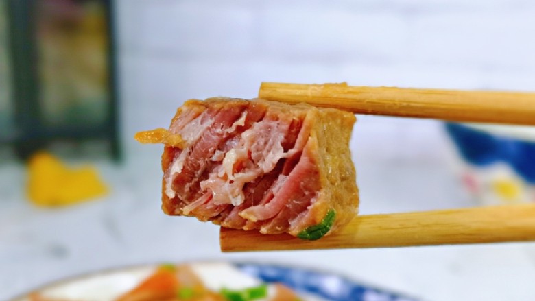 牛腩萝卜汤,汁浓味儿厚,牛肉酥软。