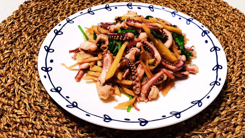 香辣八爪鱼,香辣八爪鱼鲜香味美,香辣适宜~