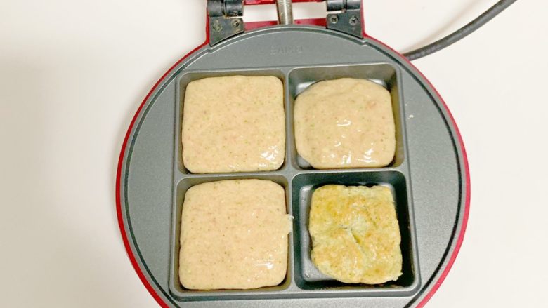 西兰花牛肉饼,全部倒好