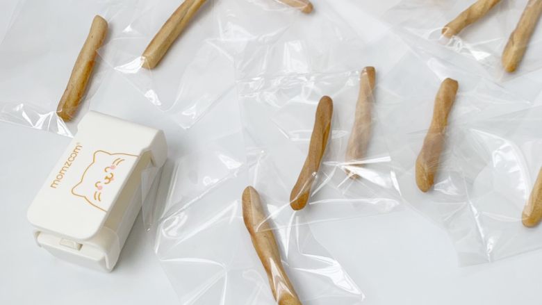 小月龄宝宝零食:红枣山药磨牙棒,我用封口机塑封了的,方便外出携带