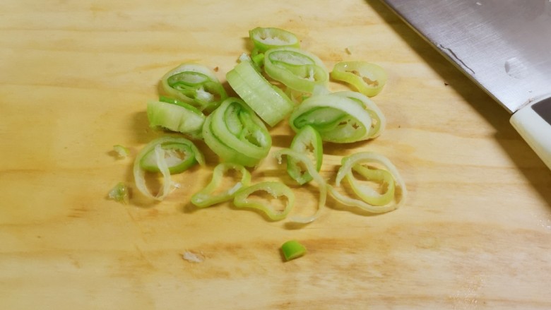 番茄牛腩面,葱姜切片