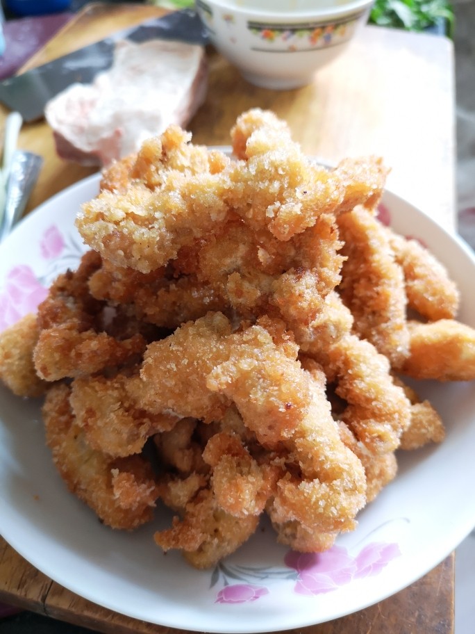 炸鸡柳,装盘后配上<a style='color:red;display:inline-block;' href='/shicai/ 699'>番茄酱</a>,味道更加,入口酥脆