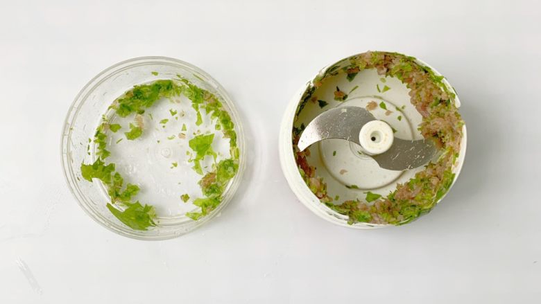 宝宝辅食:油麦菜猪肉粒碎面8M+,用拉拉神器把油麦菜和猪肉拉碎