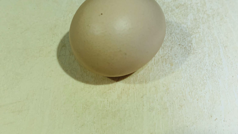 糖水鸡蛋,准备<a style='color:red;display:inline-block;' href='/shicai/ 60780'>土鸡蛋</a>一个;