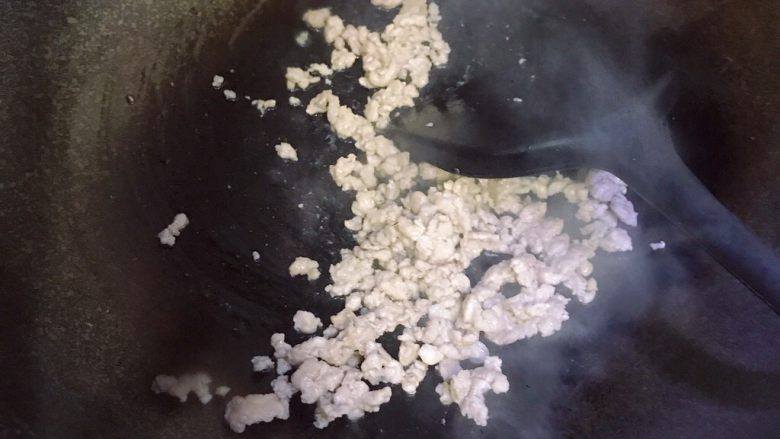 水嫩嫩蒸蛋,炒熟,關火
