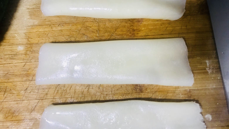 家庭凉皮,准备的食材能做6张,凉皮切块