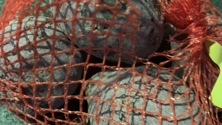 紫薯燕麦粥,买一袋<a style='color:red;display:inline-block;' href='/shicai/ 2643'>紫薯</a>;