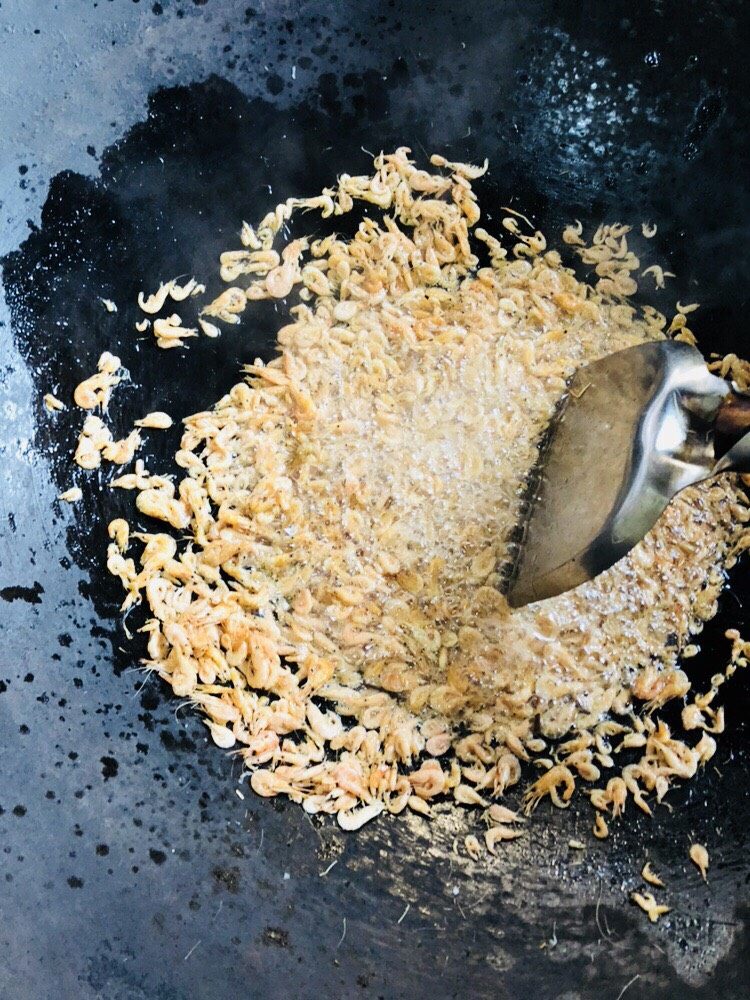 客家小吃:蒜苗粿(葫粄)➕菜头粄,煎香虾米