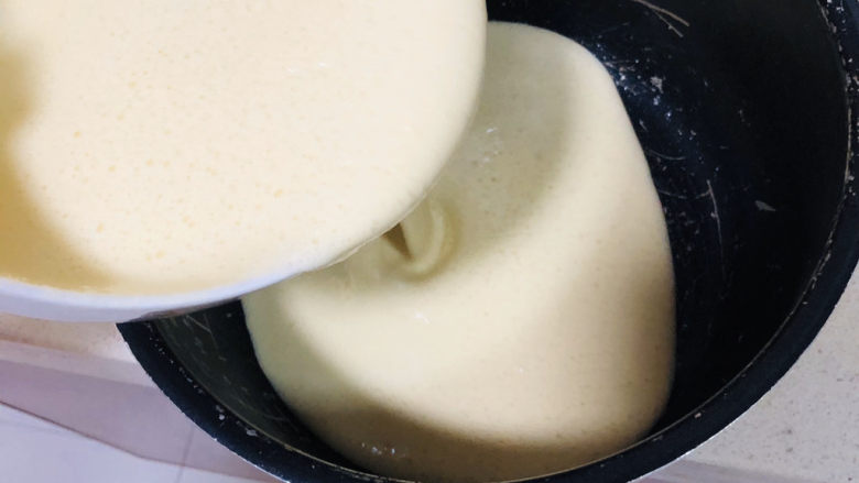 蛋糕🍰,倒入面糊