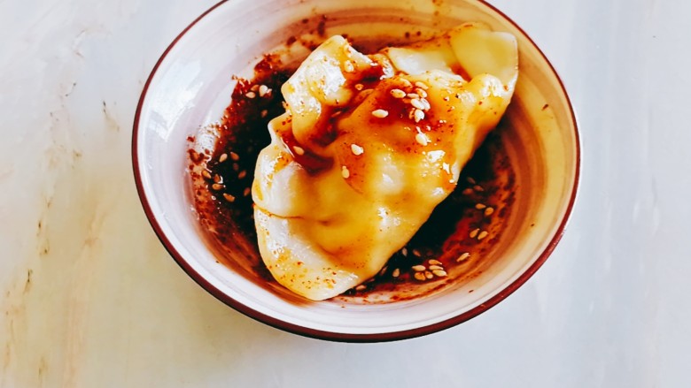 玉米猪肉饺,整个扔料里,裹满料