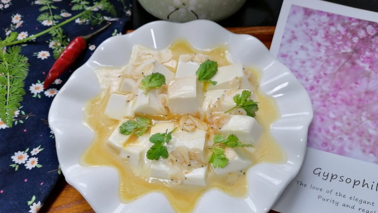 鸡蛋豆腐羹,拍上成品图,一道美味又营养的鸡蛋豆腐羹就完成了。