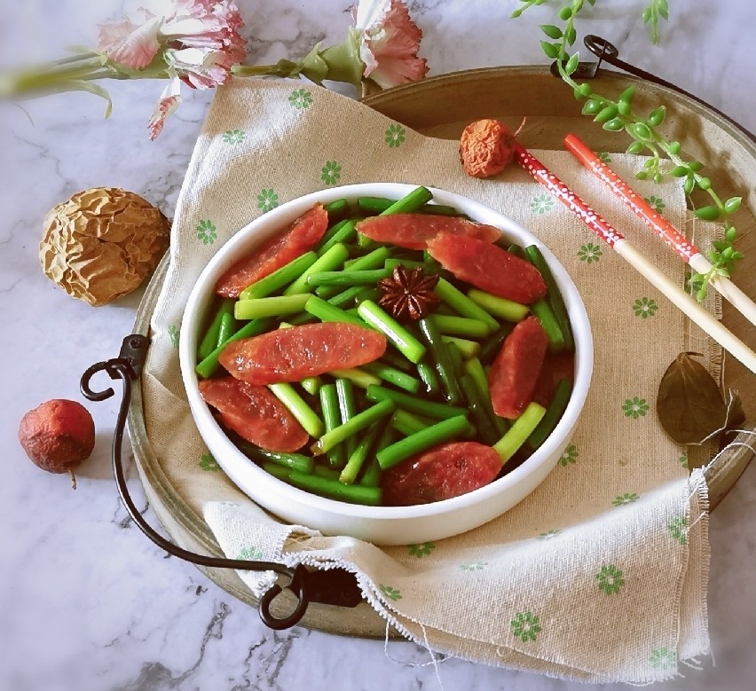 蒜苔炒腊肠