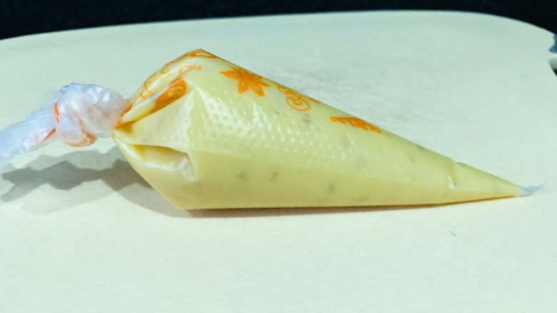 芝麻薄脆饼干,绑紧;